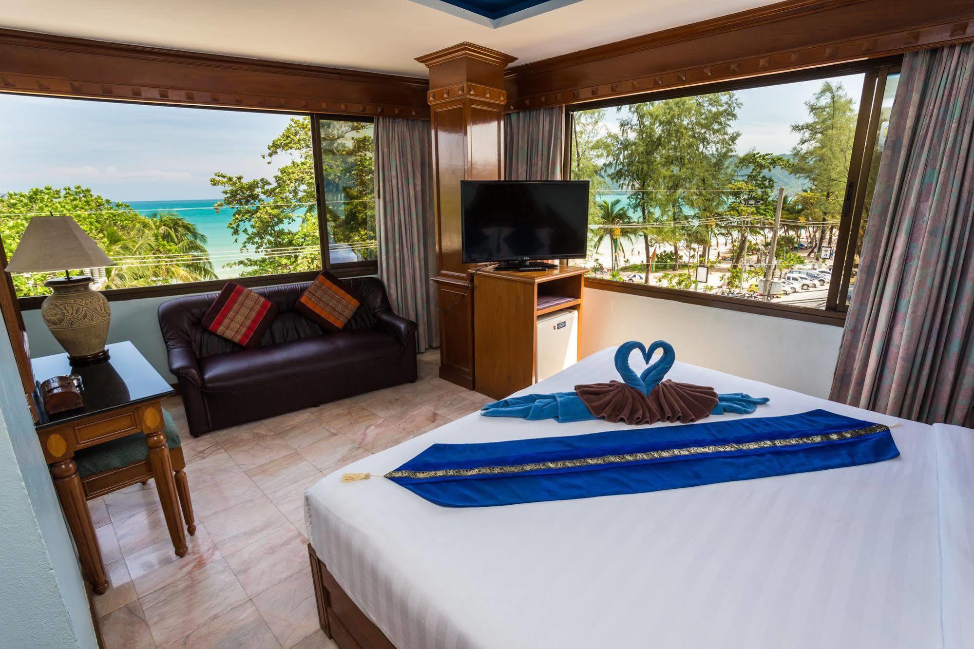 Patong Beach Bed And Breakfast Exterior foto